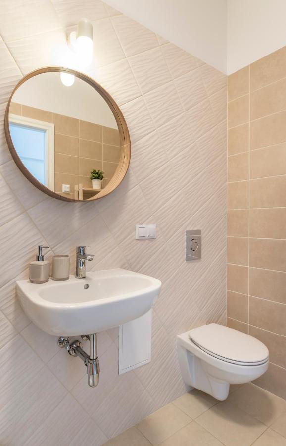 Cozy Modern Studio - Great For Short Trips Rīga Exterior foto
