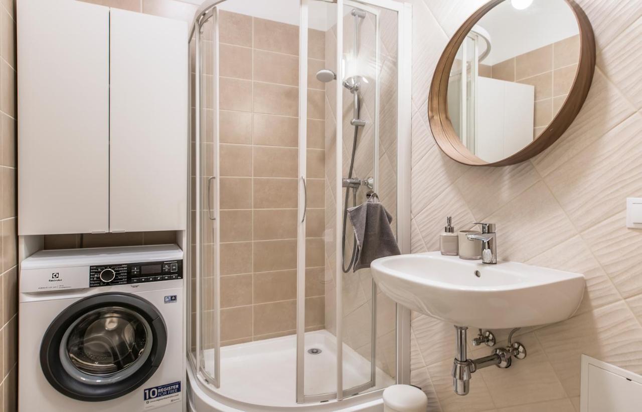 Cozy Modern Studio - Great For Short Trips Rīga Exterior foto