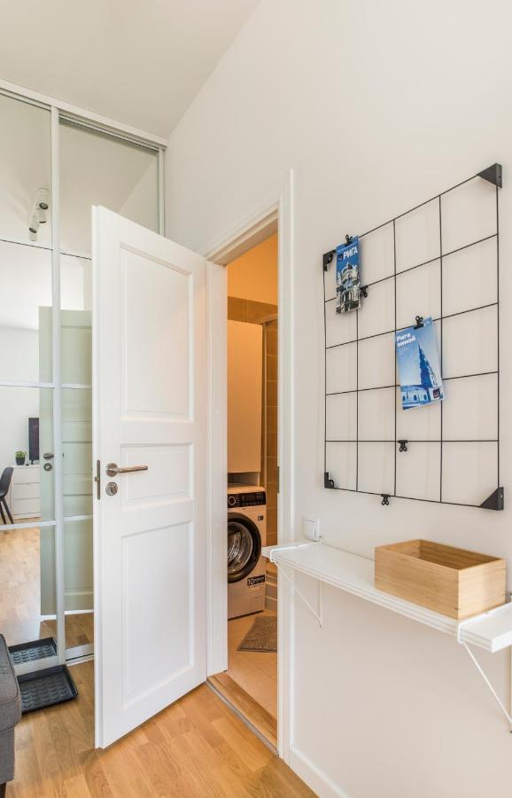 Cozy Modern Studio - Great For Short Trips Rīga Exterior foto